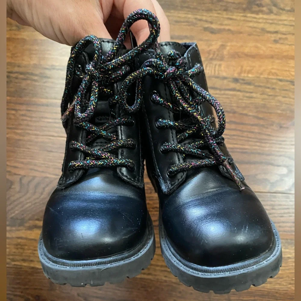 Old Navy- combat boots toddler 9 metallic detail Kids Black Lace-Up Ankle Boots